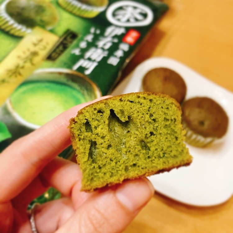 伊右衛門しっとりお濃茶ケーキ　手持ち